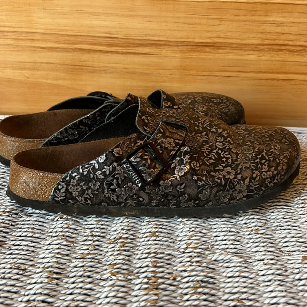 Papillo by Birkenstock metallic floral Boston clogs 10